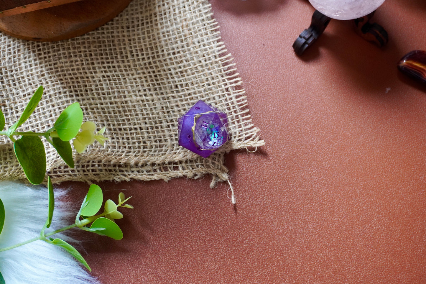 Geode dark pin D20 chunk