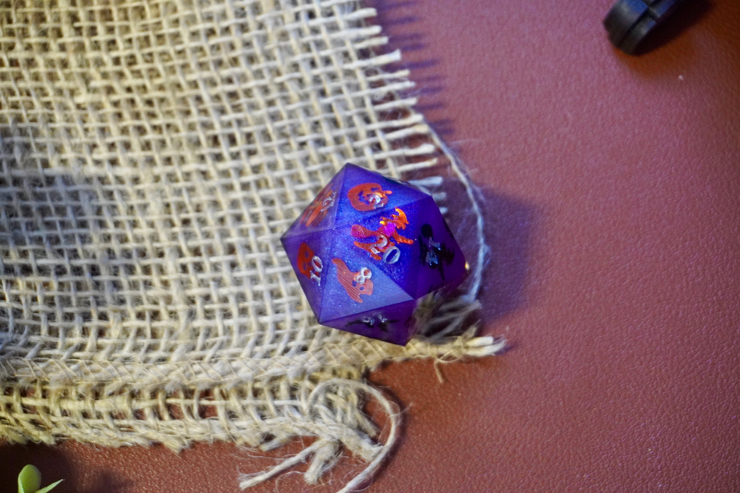 Hollow end D20 chunk