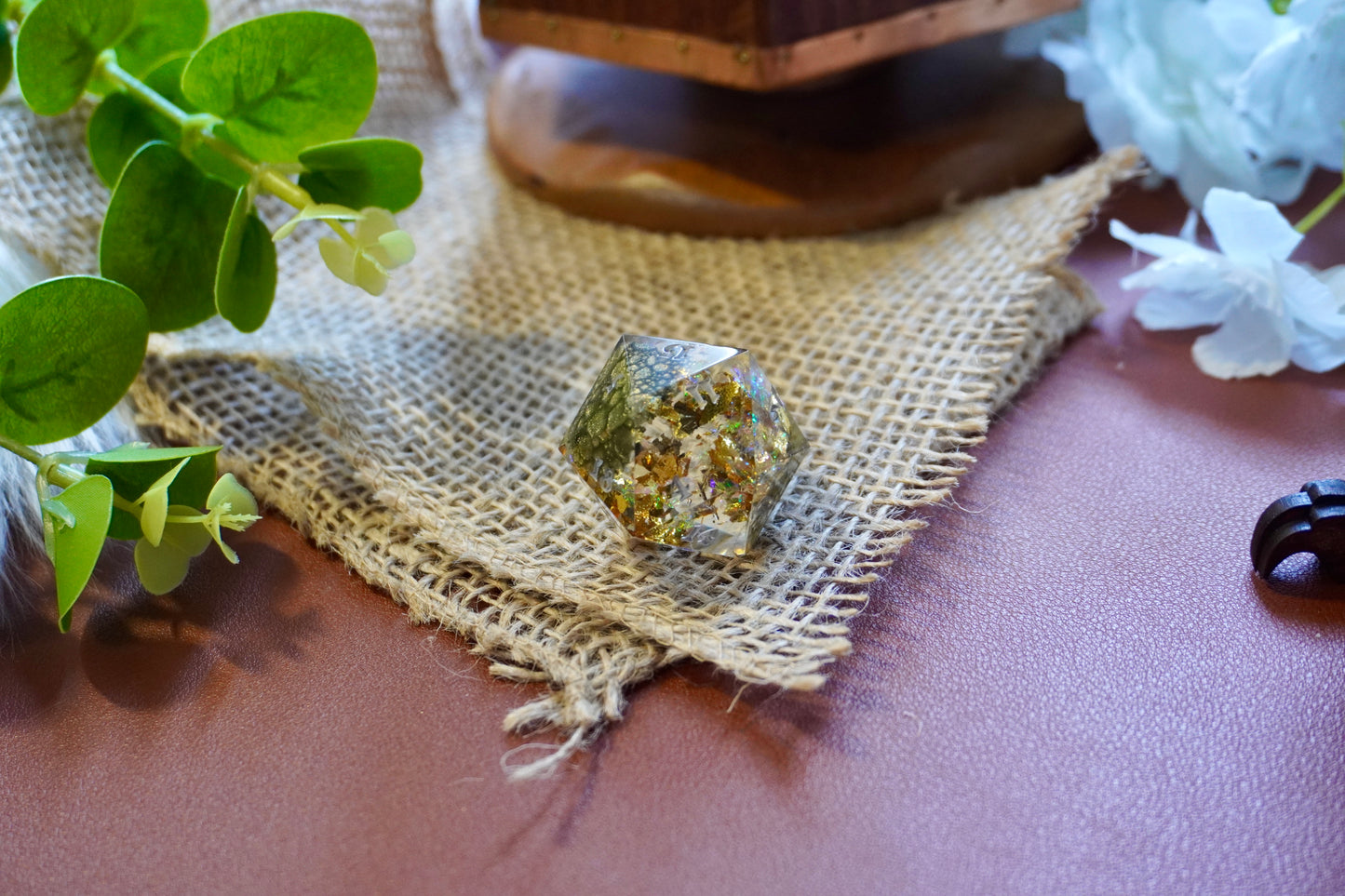 Dragons gold, green gold D20 chunk