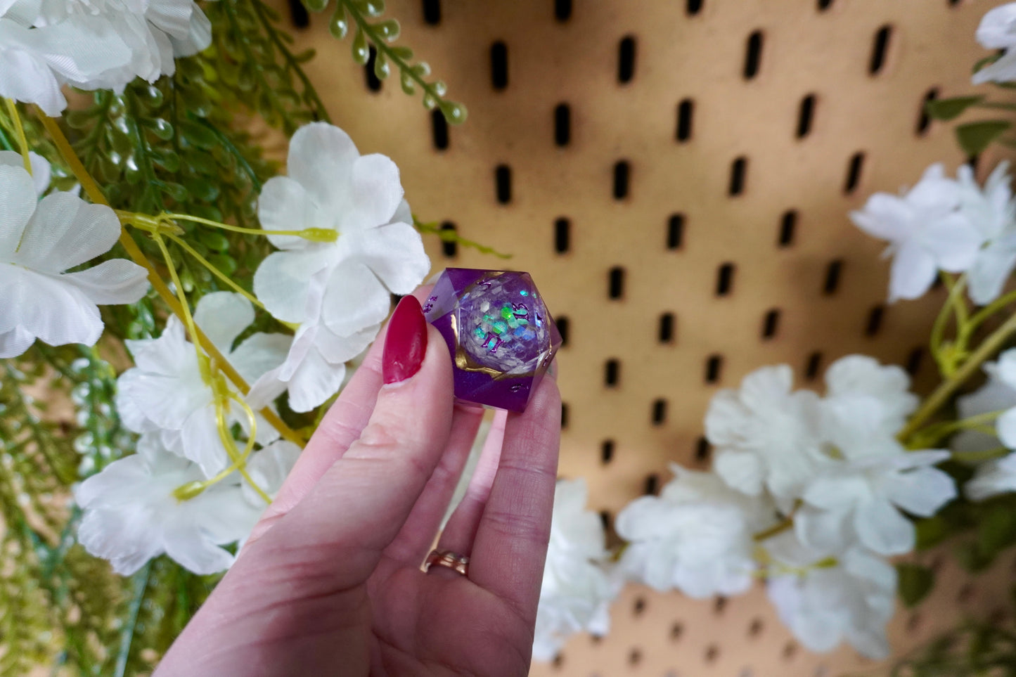 Geode dark pin D20 chunk