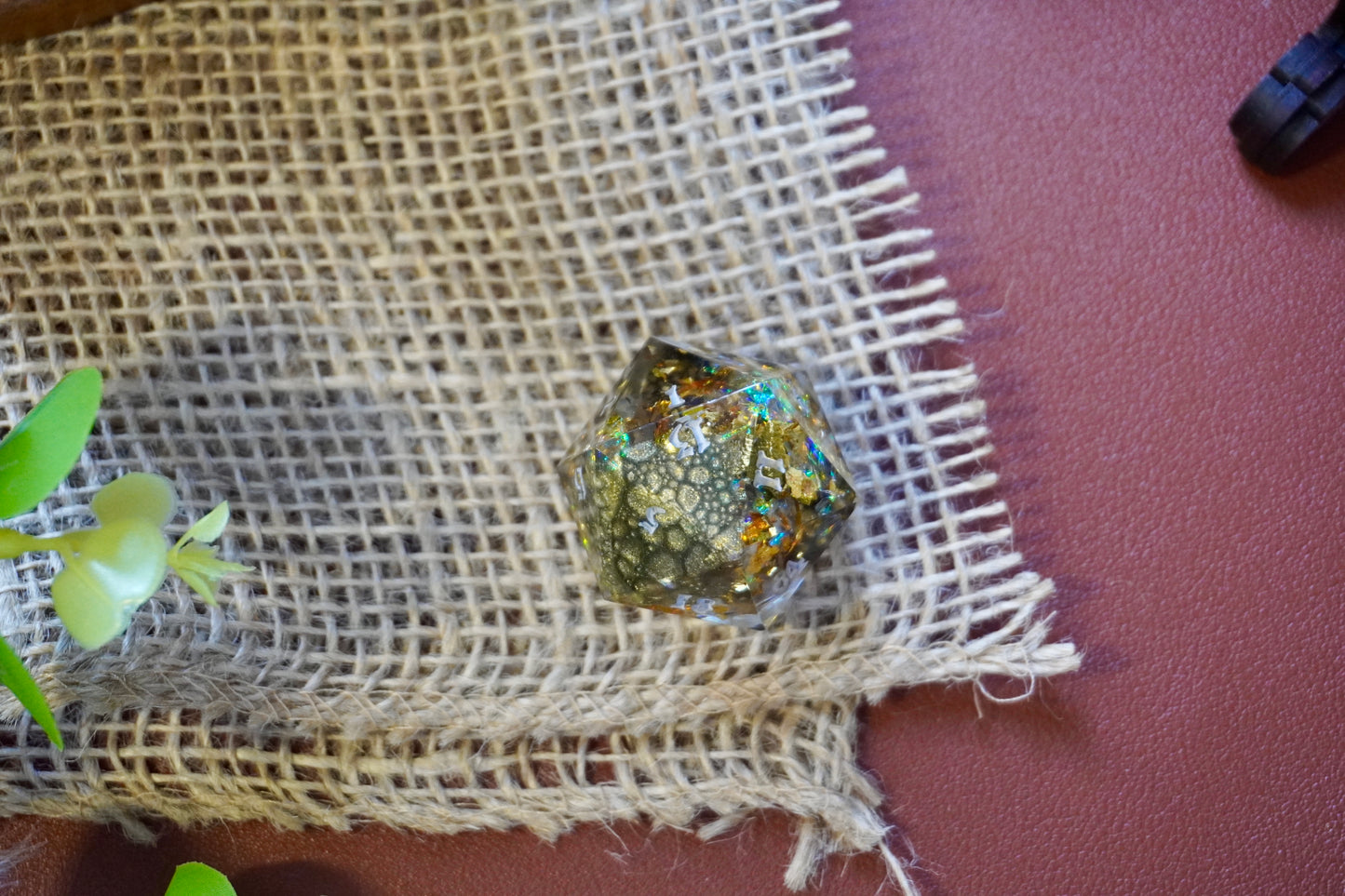 Dragons gold, green gold D20 chunk