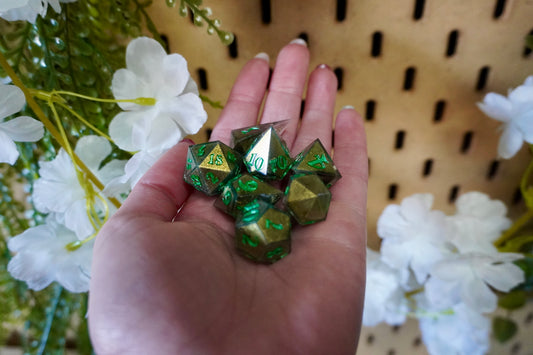 Green kameleon dice set